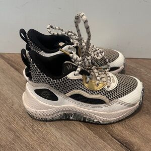 Under Armour Curry Kids Sneakers, 11